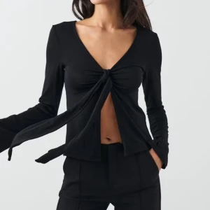 Svart gina Tricot tröja  - Svart Gina Tricot tröja 