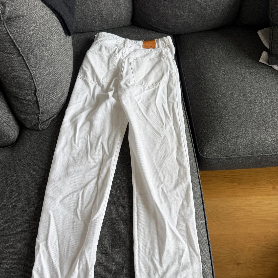 Vita raka jeans från bikbok - 1