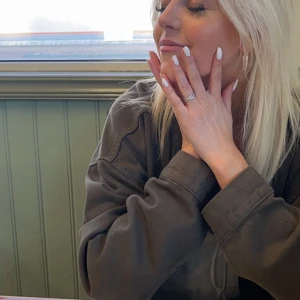 Grön oversized jeansjacka ZARA  - Den är grön 