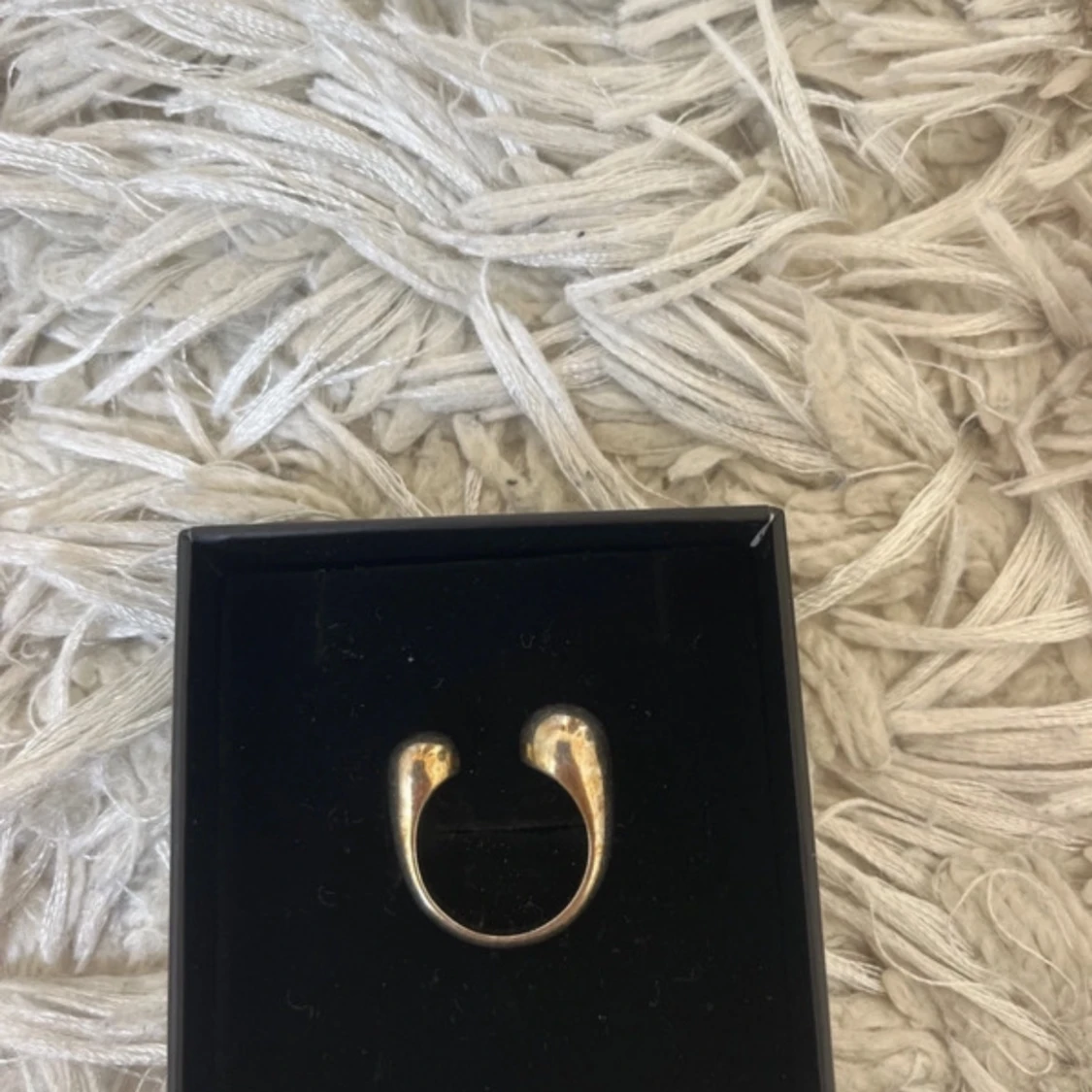 Guldfärgad ring  - 1