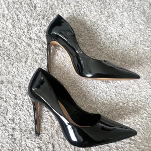  ALDO stessy 2.0 pillow walk pumps - Otroligt fina och bekväma stiletto klackar från Aldo، sula som en kudde och är väldigt bekväma att gå i. Endast anvönda en gång. Nyskick. 10cm klack. Nypris 999kr 