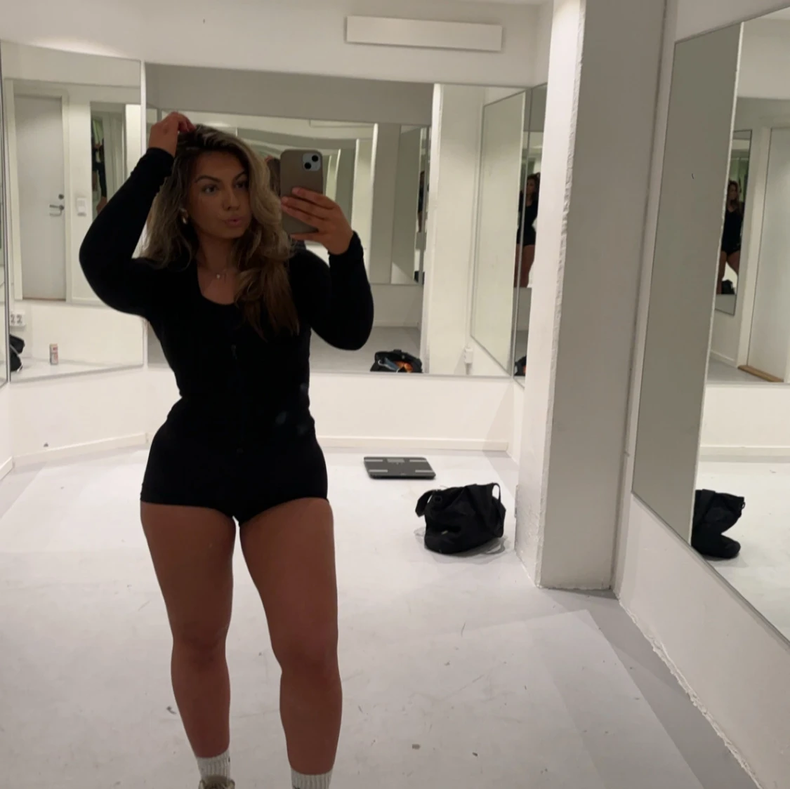 Svarta tighta shorts - 1