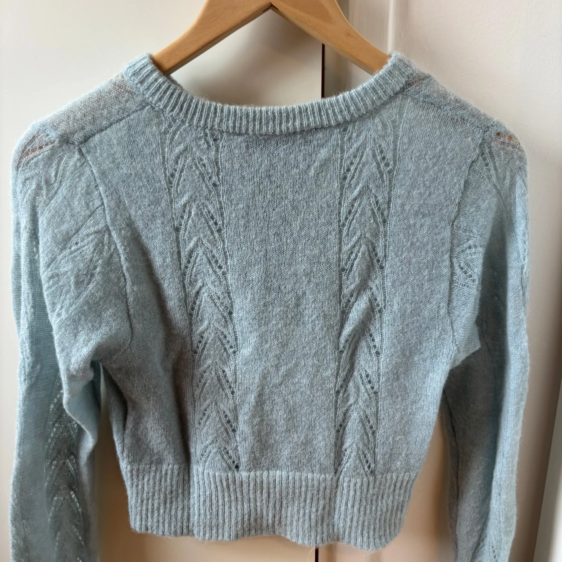 Ljusblå croppad kofta från Zara - 3