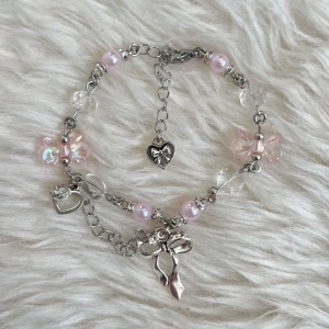 Coquette armband  - Handgjort armband 🎀 använd gärna köp nu! Frakt med frimärke: 22kr 💕