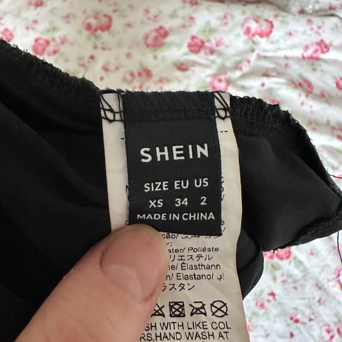 Svart satinlinnetopp från SHEIN - 2