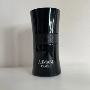 Armani Code Edt  - Armani Code Edt 2019 batch. Ca 40% kvar av 30ml 
