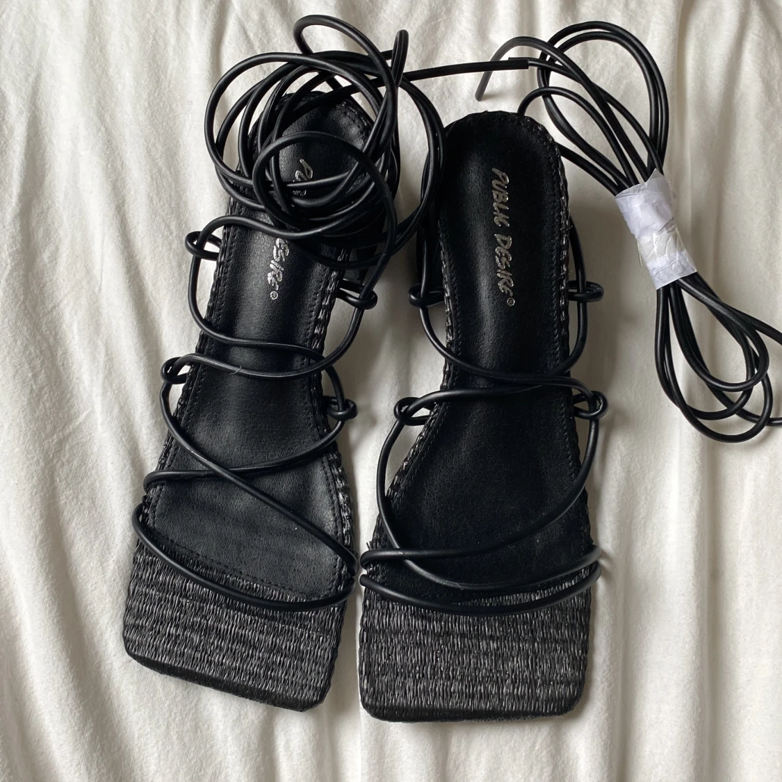 Svarta sandaler med klack - 3