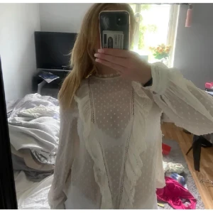 Zara blus  - Jättefin blus till alla tillfällen🤍