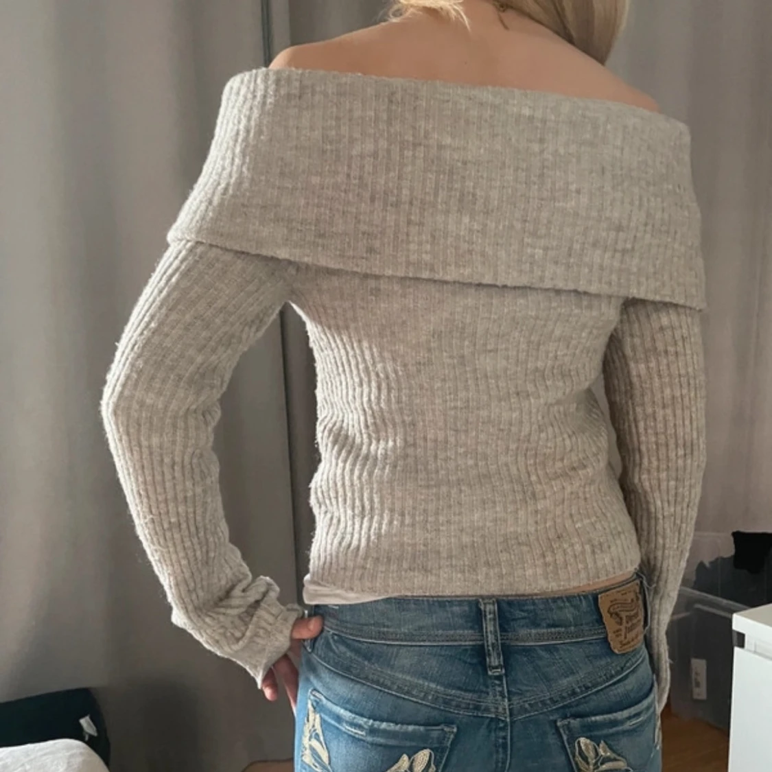 Offshoulder stickad tröja - 1