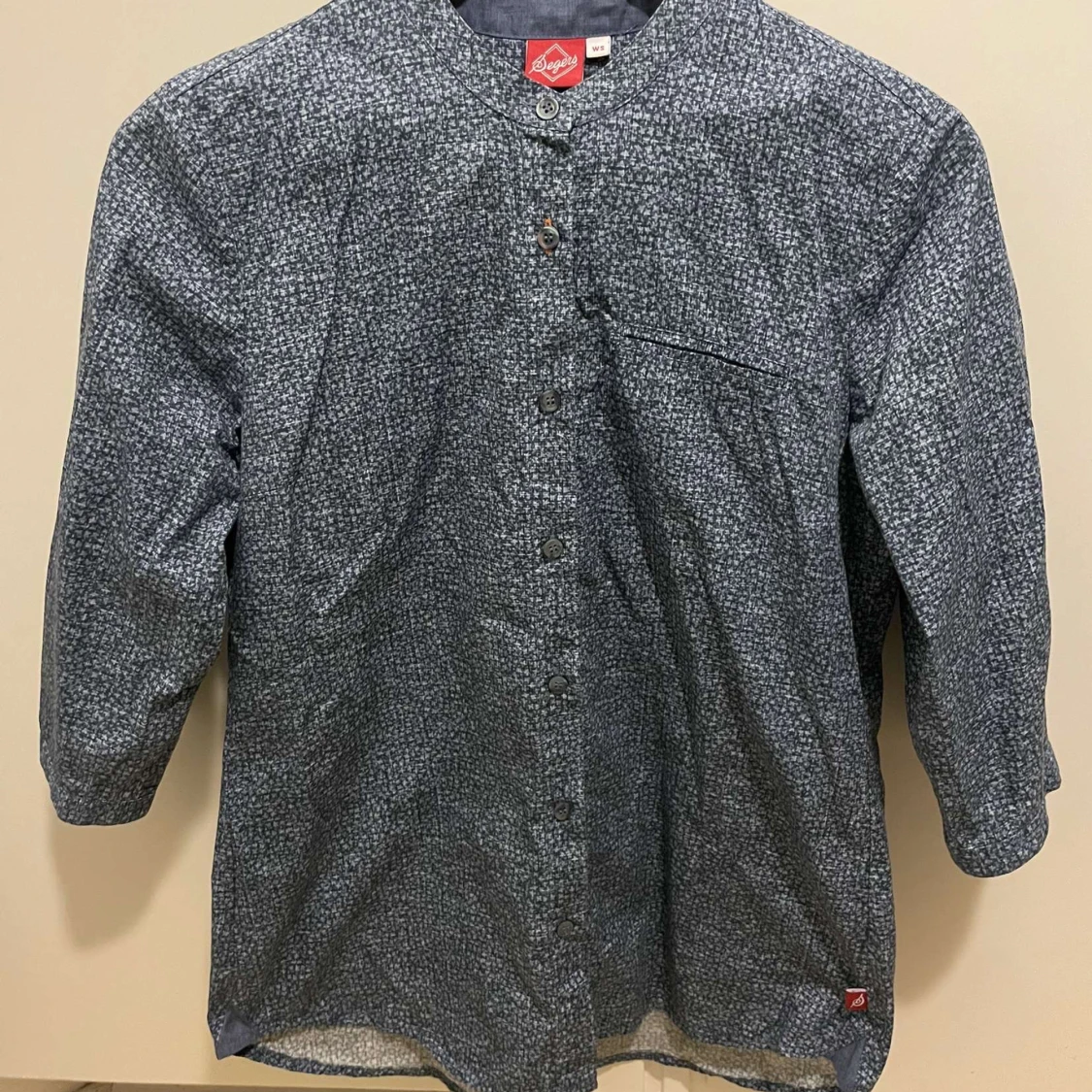 Mönstrad blå skjorta från Segers