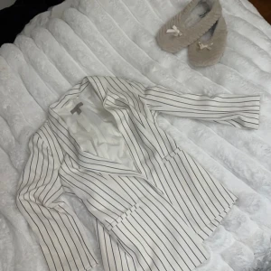 Randig blazer från H&M💓 - Väldigt classy, men aldrig använd tyvärr