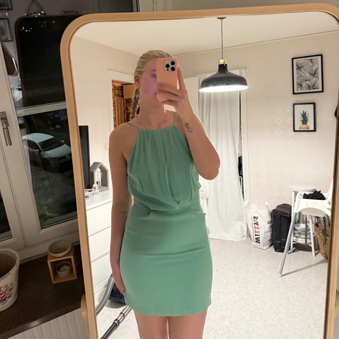 Mintgrön kort klänning från Samsøe Samsøe