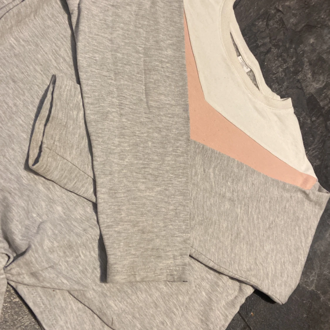 Grå långärmad tröja med knyt från Lindex - 1