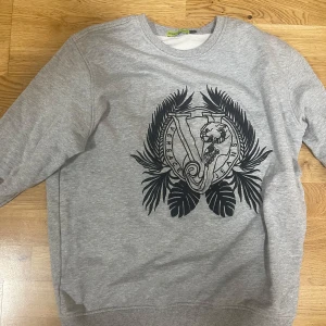 Grå sweatshirt - Grå sweatshirt