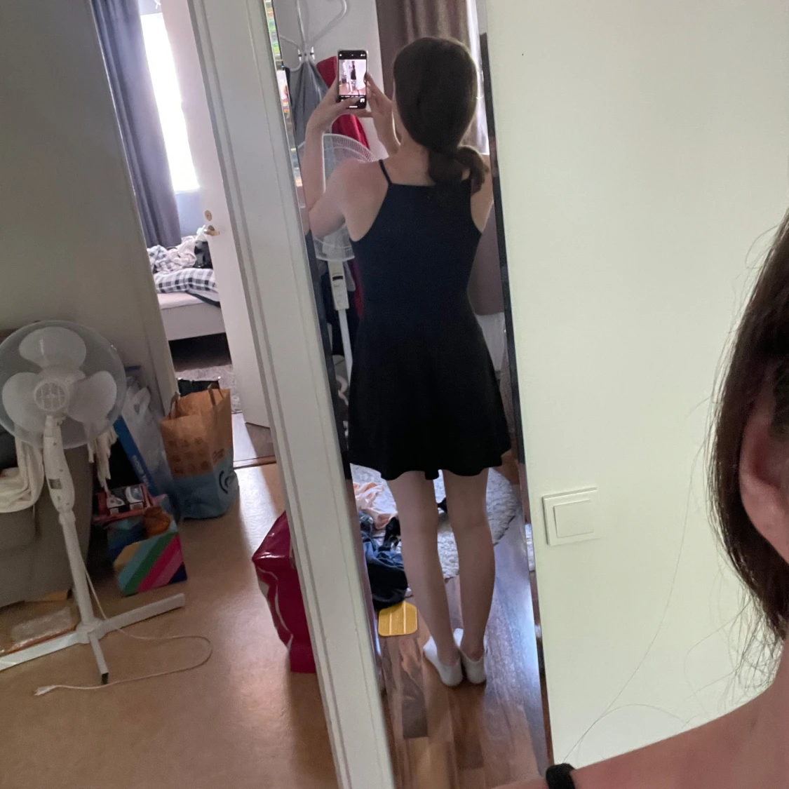 Svart kort klänning från FB Sister - 1