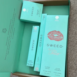 Sweed läppkit & blush cream - Helt nytt såklart  Blush - Doll Face Läpp penna - Dream Bigger Läppstift - Nude Pink Sweed X Elisa Maino läppcombo set - Milano-Margarita  Skickas i orginal paket Nypris 1300