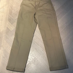 Beiga Chinos - Dickies - 874: som är typ oanvända