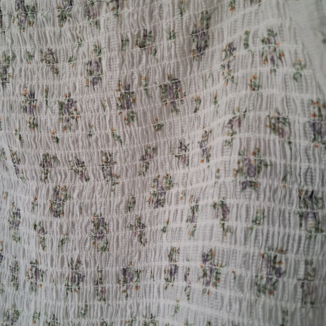 Blommig blus från H&M i vitt - 4