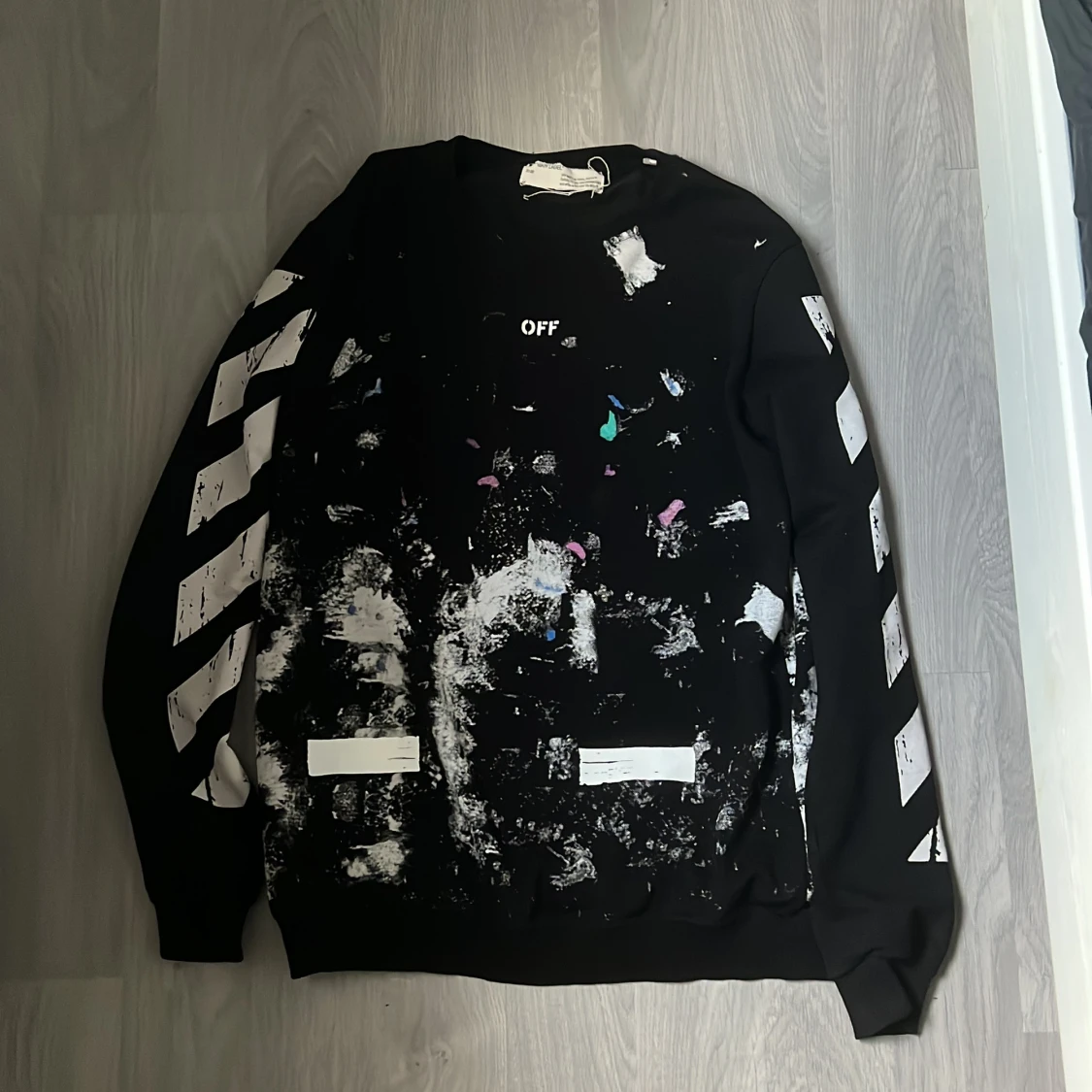 Off-White svart sweatshirt med tryck