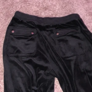 juicy couture - de är M/S, har typ aldrig använt, kostade 800kr säljer för 650