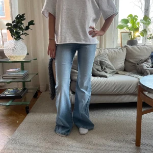 jeans  - utsvänga jeans, assnygga ❣️