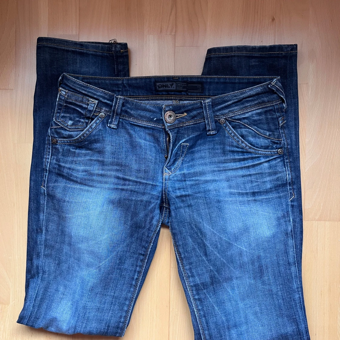 Blå lågmidjade jeans från Only - 2
