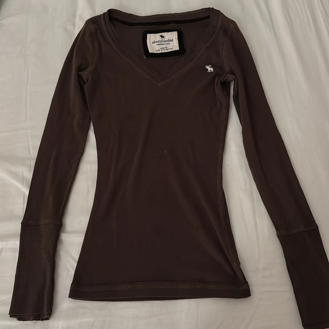 Brun v-ringad tröja Abercrombie