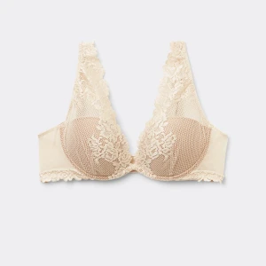 Intimissimi bh - Säljer denna trendiga bh. Använd en gång då den inte passar. Färgen är som på första bilden! Nypris 500!