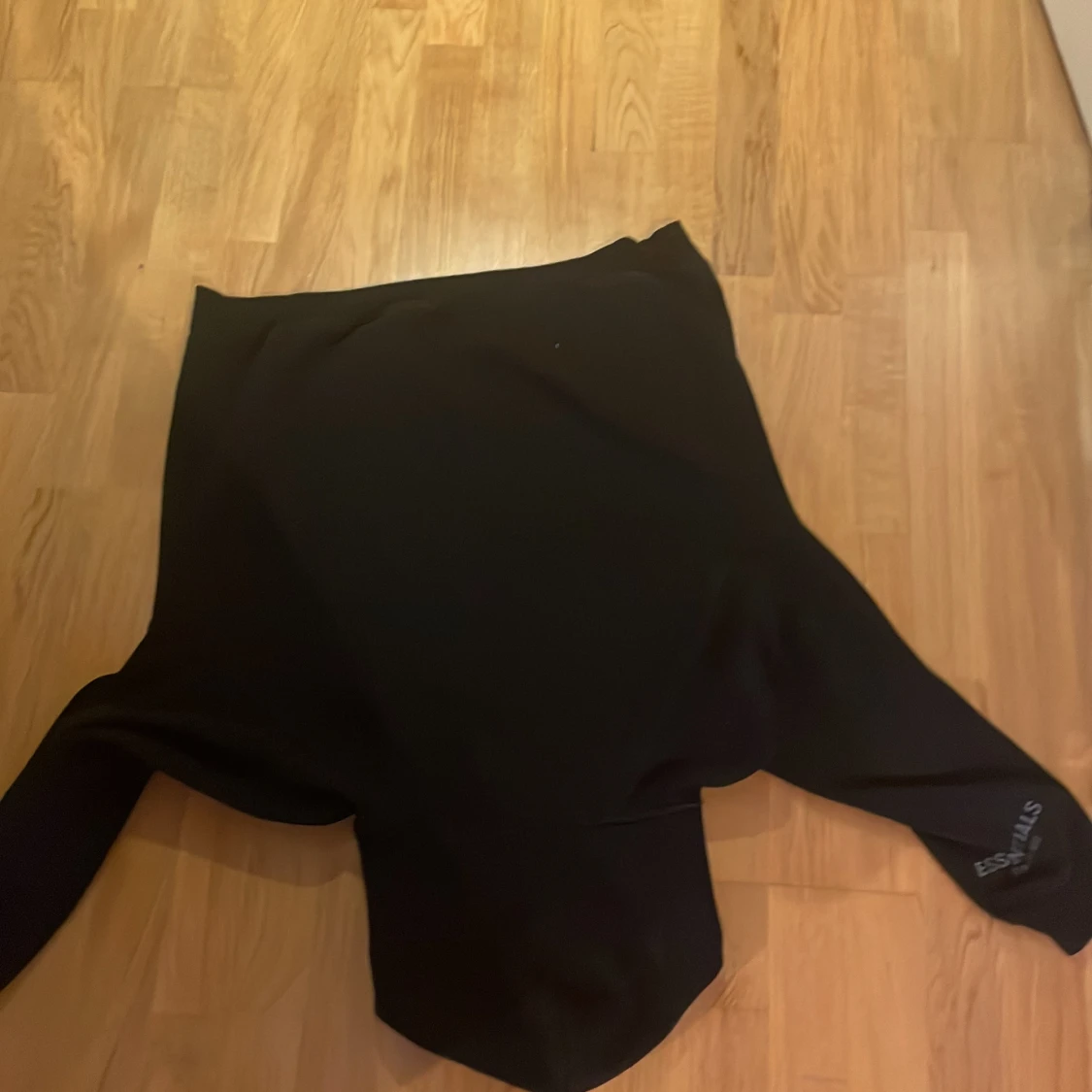 Svart Essentials hoodie från Fear of God - 1