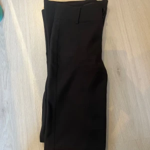 Kostymbyxor gina tricot - Fint skick!