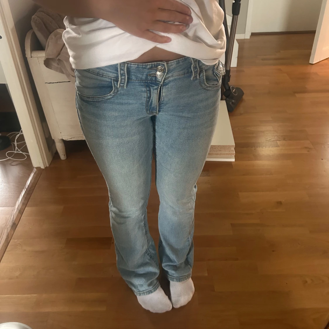 Ljusblå bootcut jeans - 2