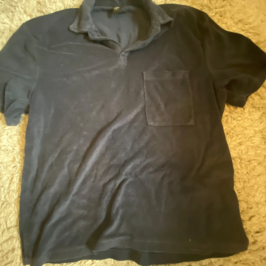 Svart pikétröja från SOC i bomull