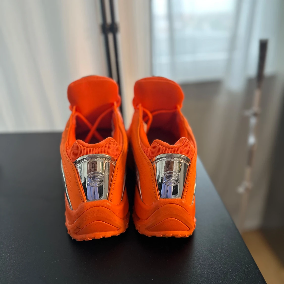 Orange sneakers från Li-Ning - 2