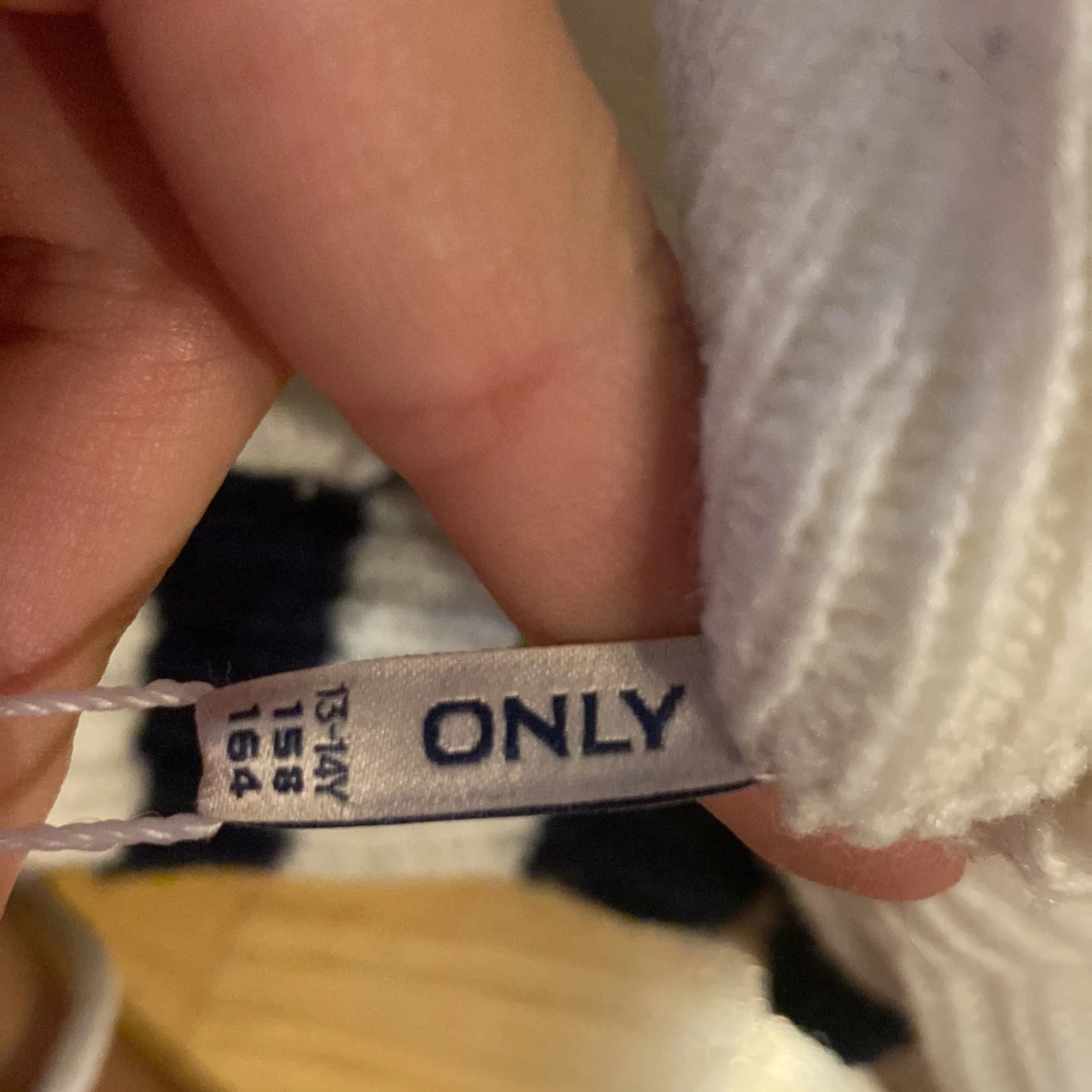 Randig stickad tröja från ONLY - 1