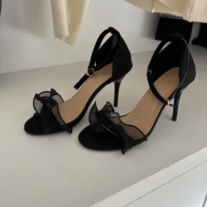 Oanvända klackar - Oanvända klackar. Storlek 36. 