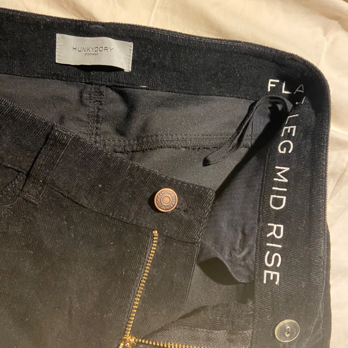 Svarta manchesterbyxor från Hunkydory - 2