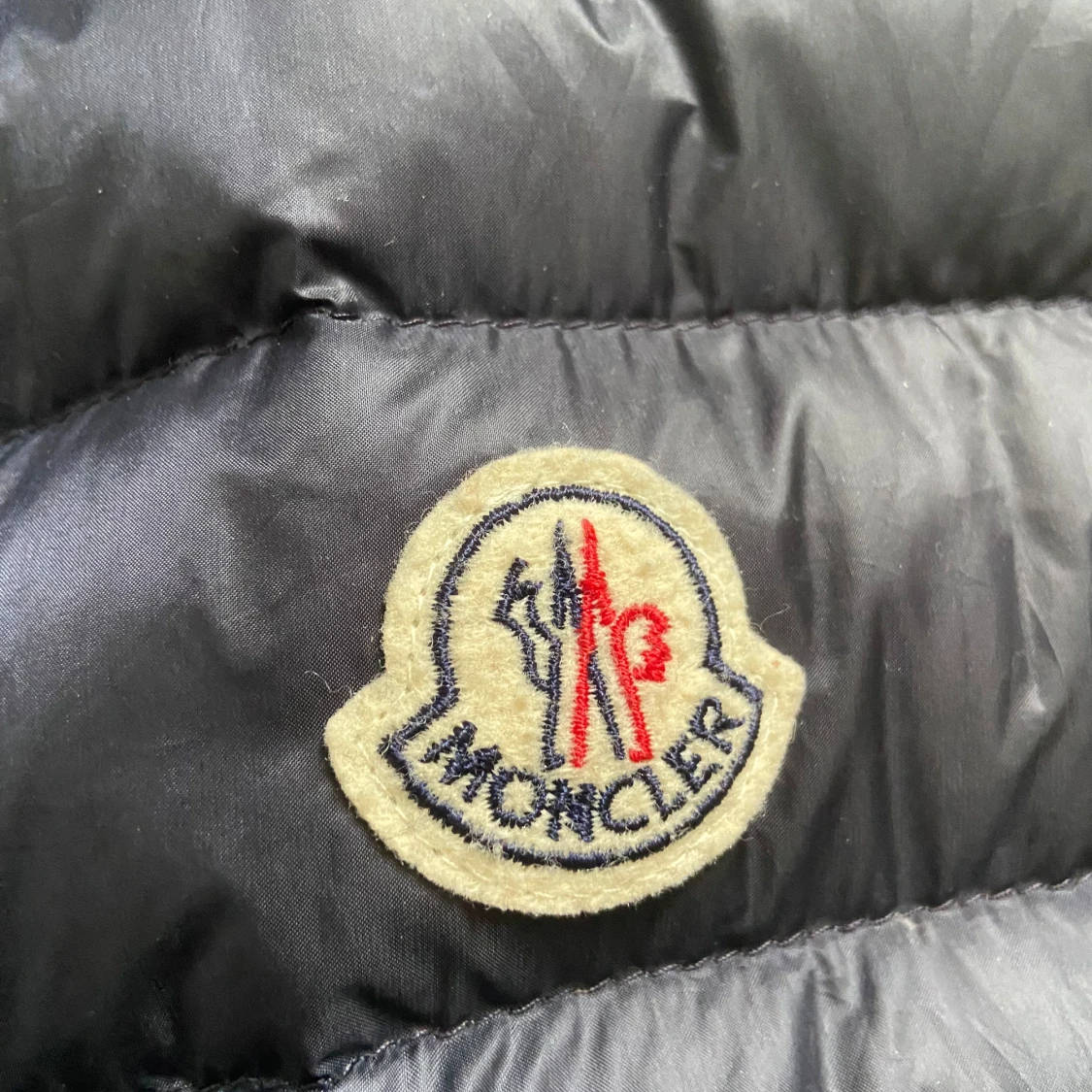 Svart dunväst från Moncler - 1