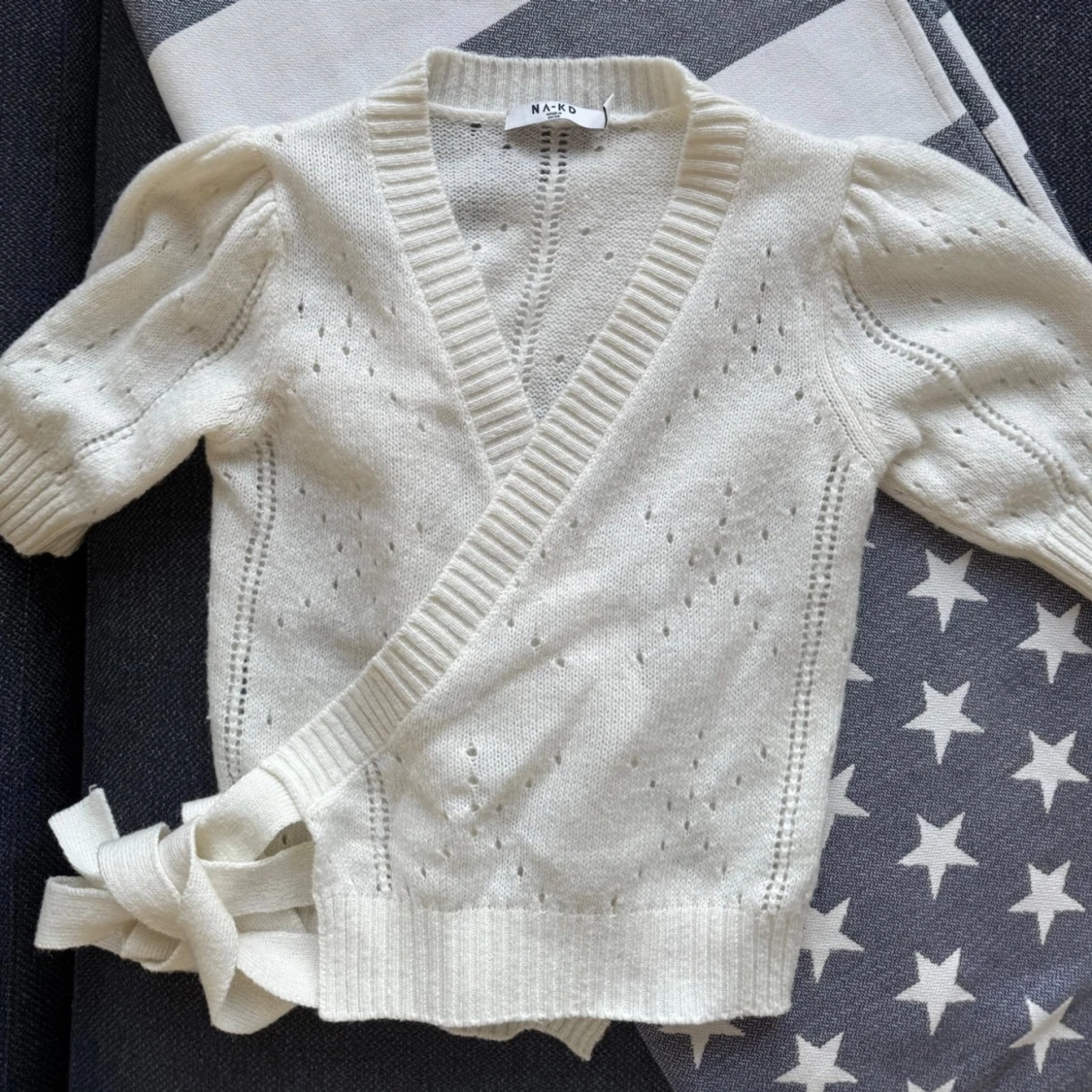 Vit omlottopp från NA-KD - 92