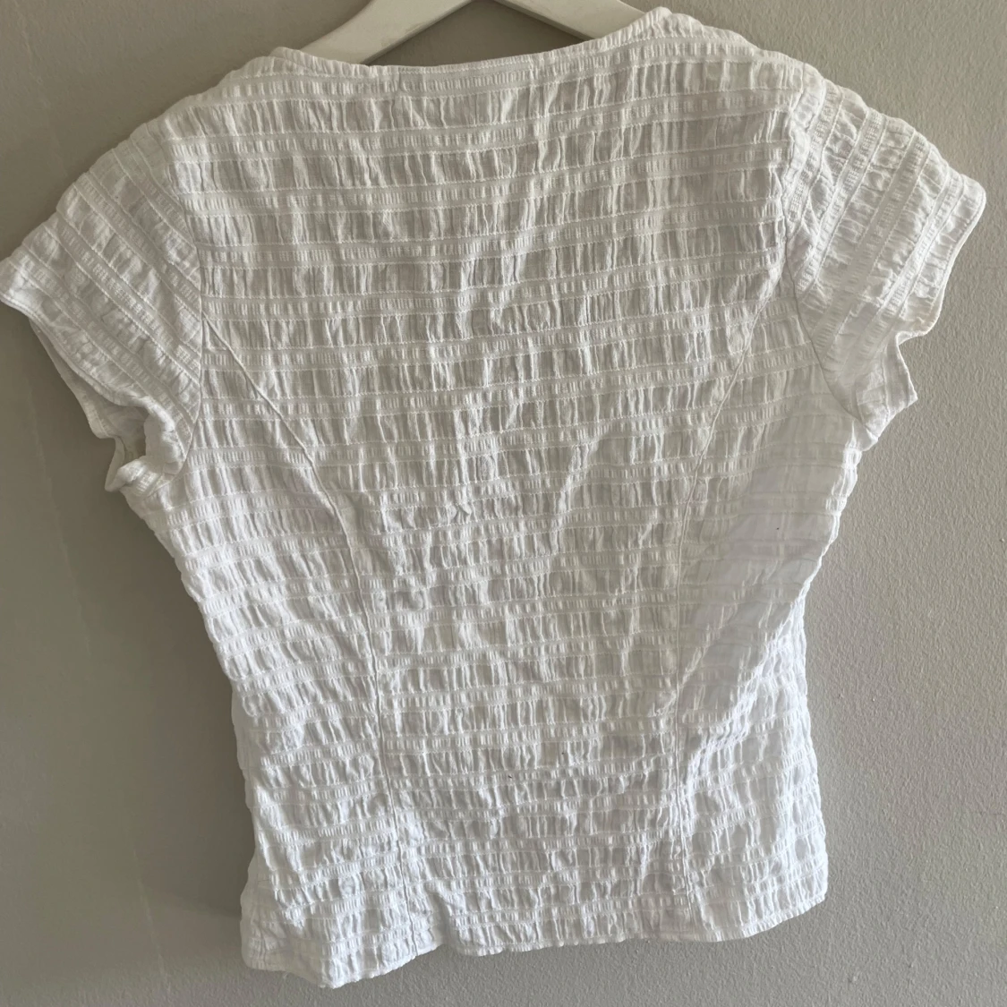 Blus med knappar Weekday - 2