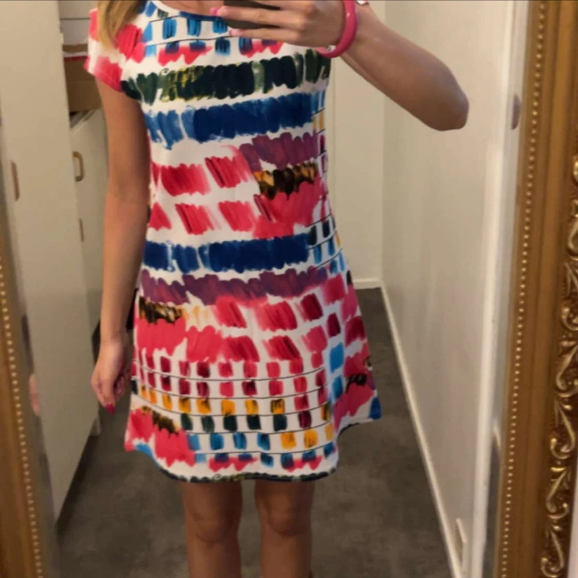 Färgglad kortklänning - 1