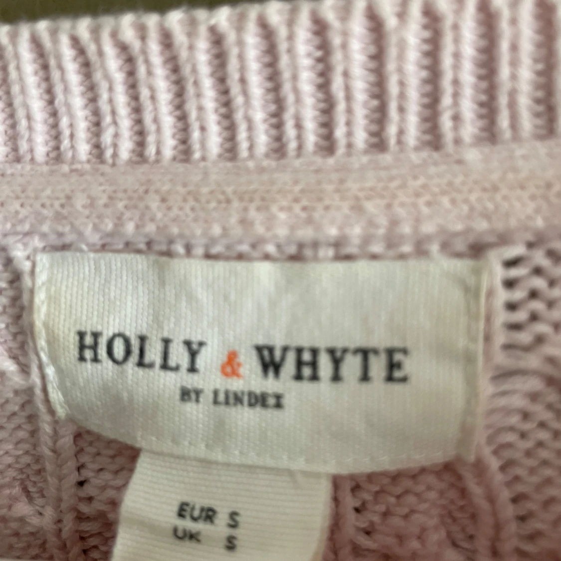 Ljusrosa kabelstickad tröja Holly & Whyte - 2