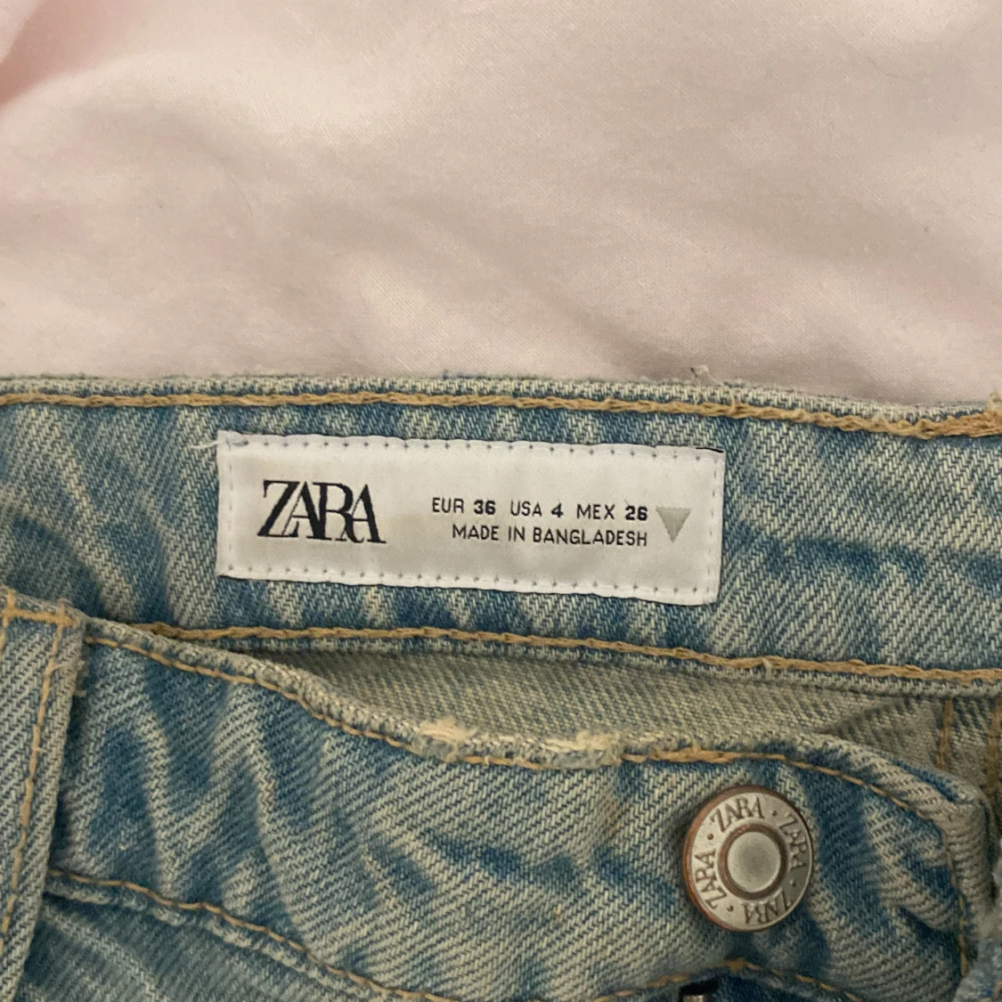 Ljusblå jeansshorts från Zara - 1