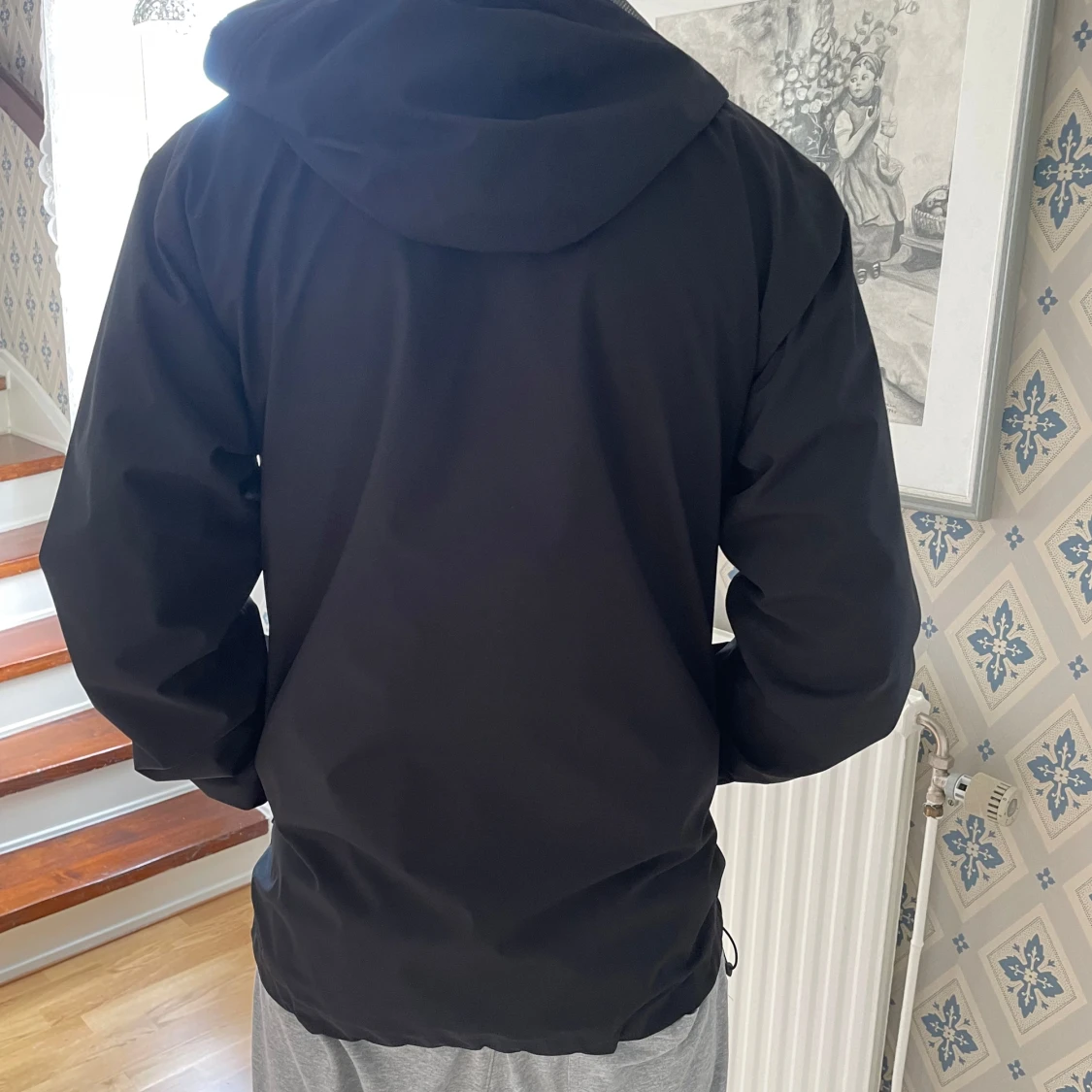 Svart vindjacka från Haglöfs med huva - 3