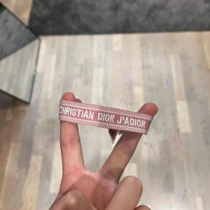 Dior armband  - Nyskick riktigt fet tar även byten 