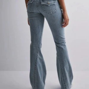 True Religion jeans  - Säljer mina true religion jeans pga dom inte kommer till användning, har använt få tal gånger 💞 Nypris: 1300💞 Storlek 26💞