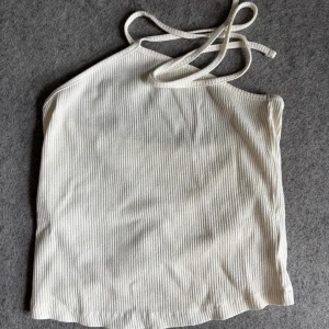 Halterneck topp - Aldrig använd.