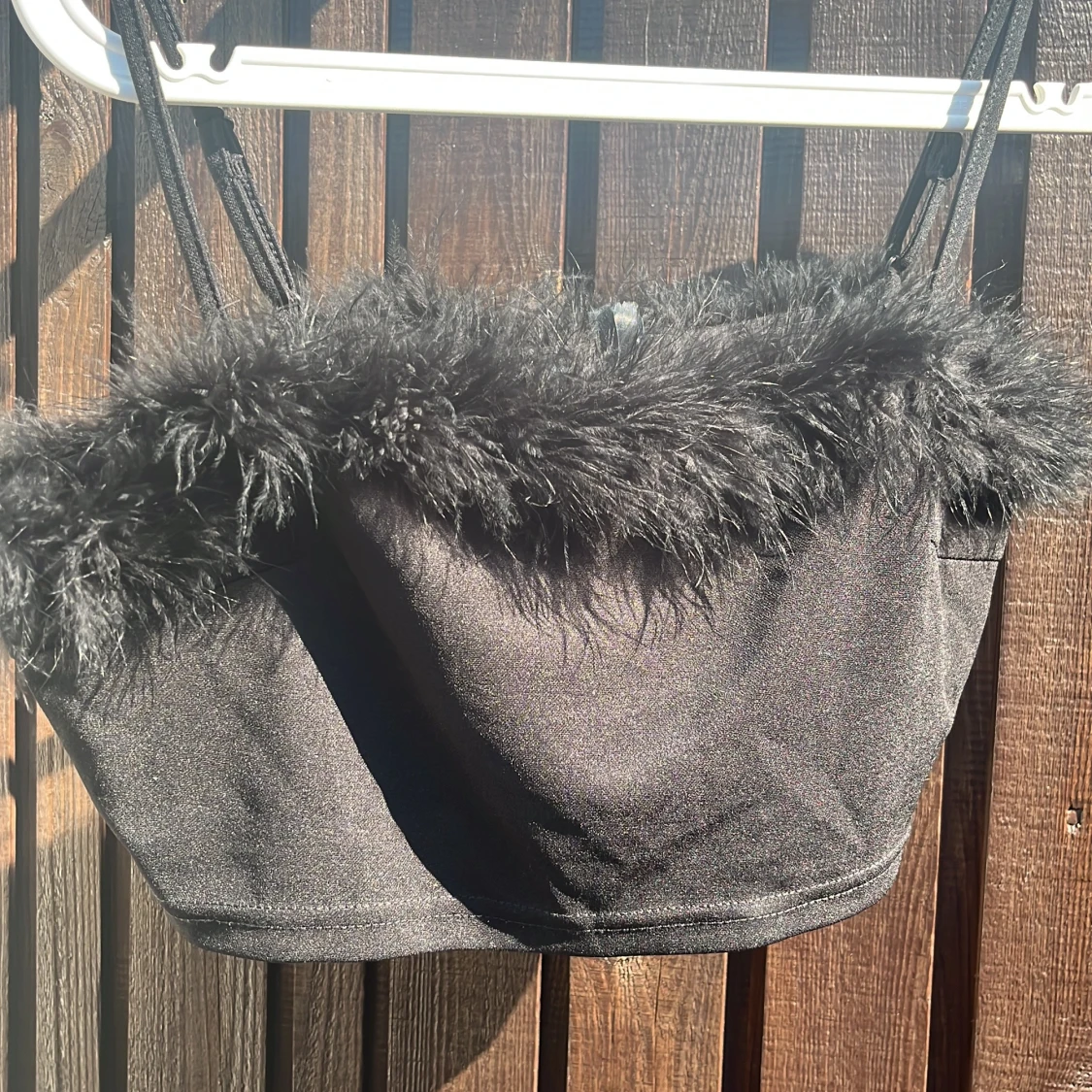 Svart bandeau topp med fuskpäls - 1