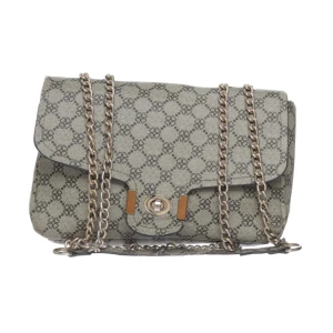 Axelremsväska - Snygg axelväska i grått med klassiskt monogrammönster. Väskan har en kedjerem och ett vridlås framtill. Perfekt för dig som vill ha en ikonisk och trendig accessoar. [Bredd 31cm, Djup 6 cm, Höjd 20cm]