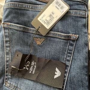 Emporio Armani blå jeans - Helt nya Armani jeans. Storlek 29/32.