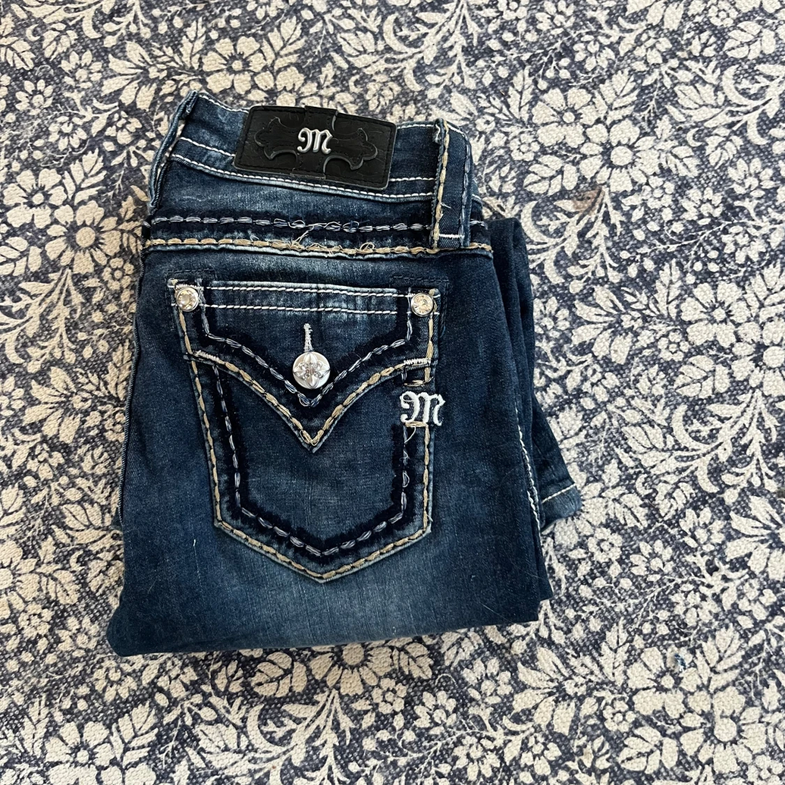 Mörkblå bootcut jeans